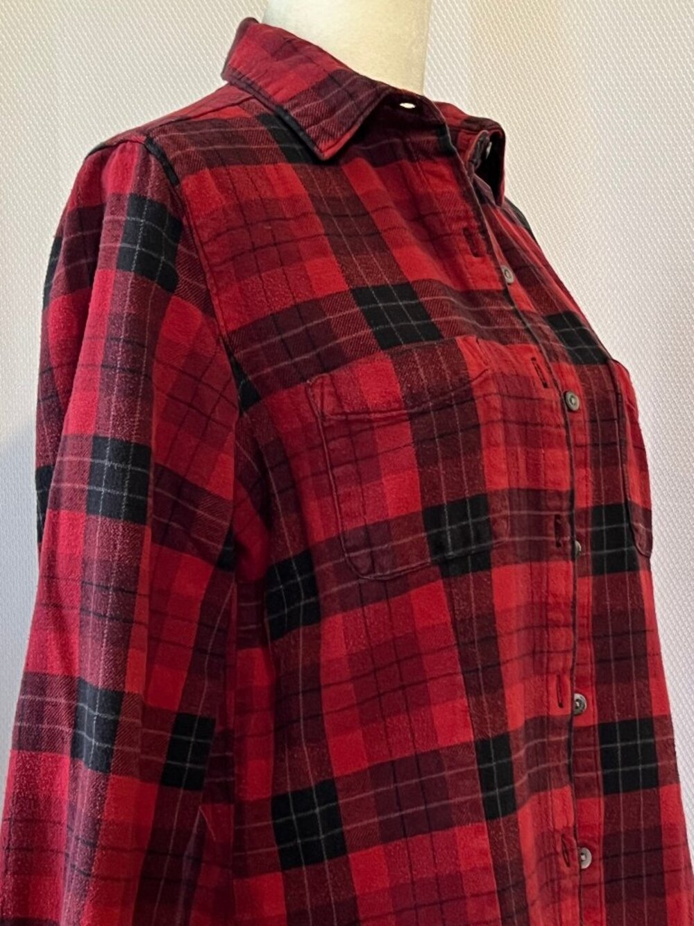 Vintage Woolrich Women's Regular Heirloom Red Plaid Flannel Shirt - Picture 7 of 16